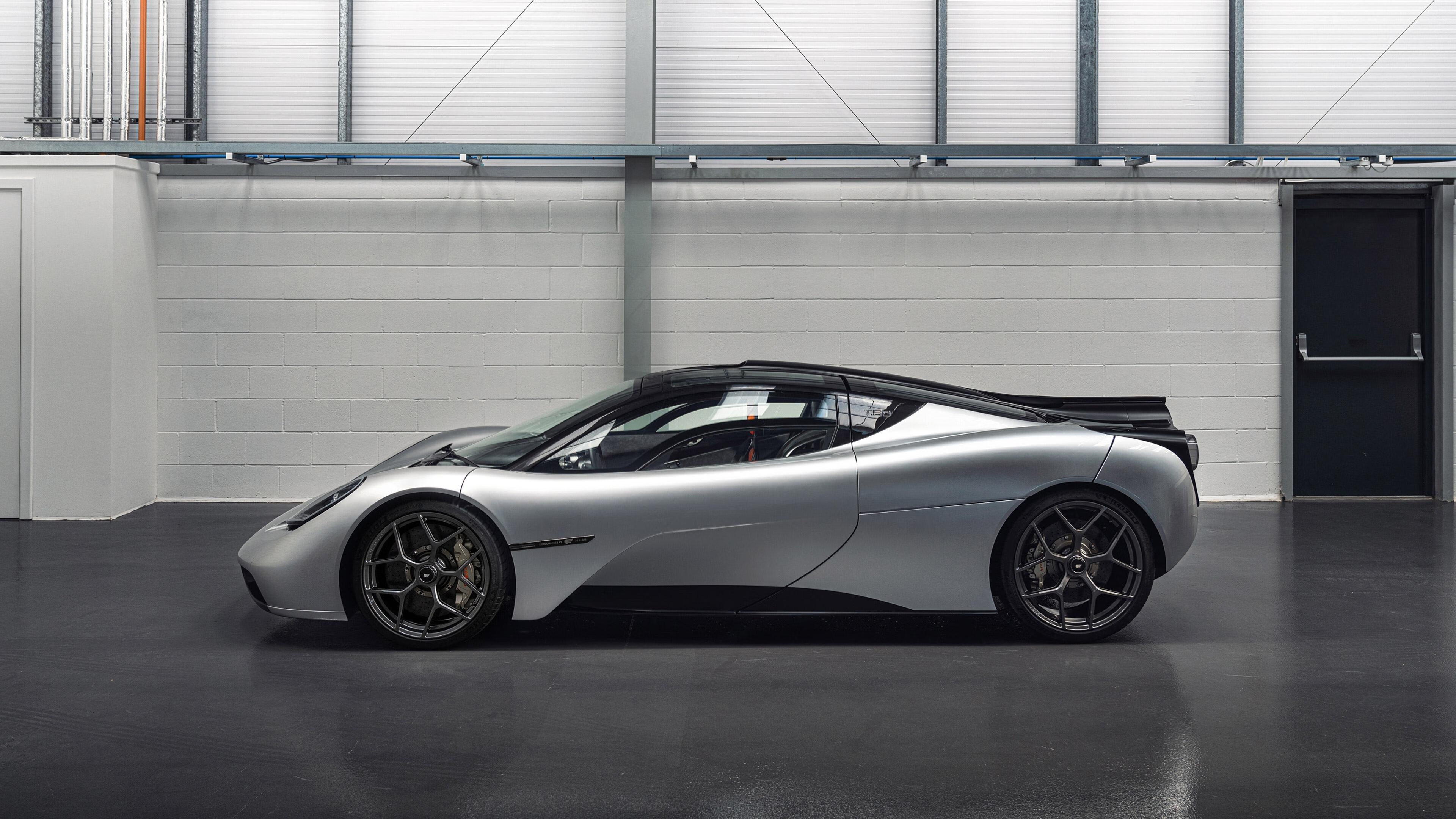 爱游戏电竞官网-_云端跑步挑战：在虚拟世界中飞奔_，云端里跑马