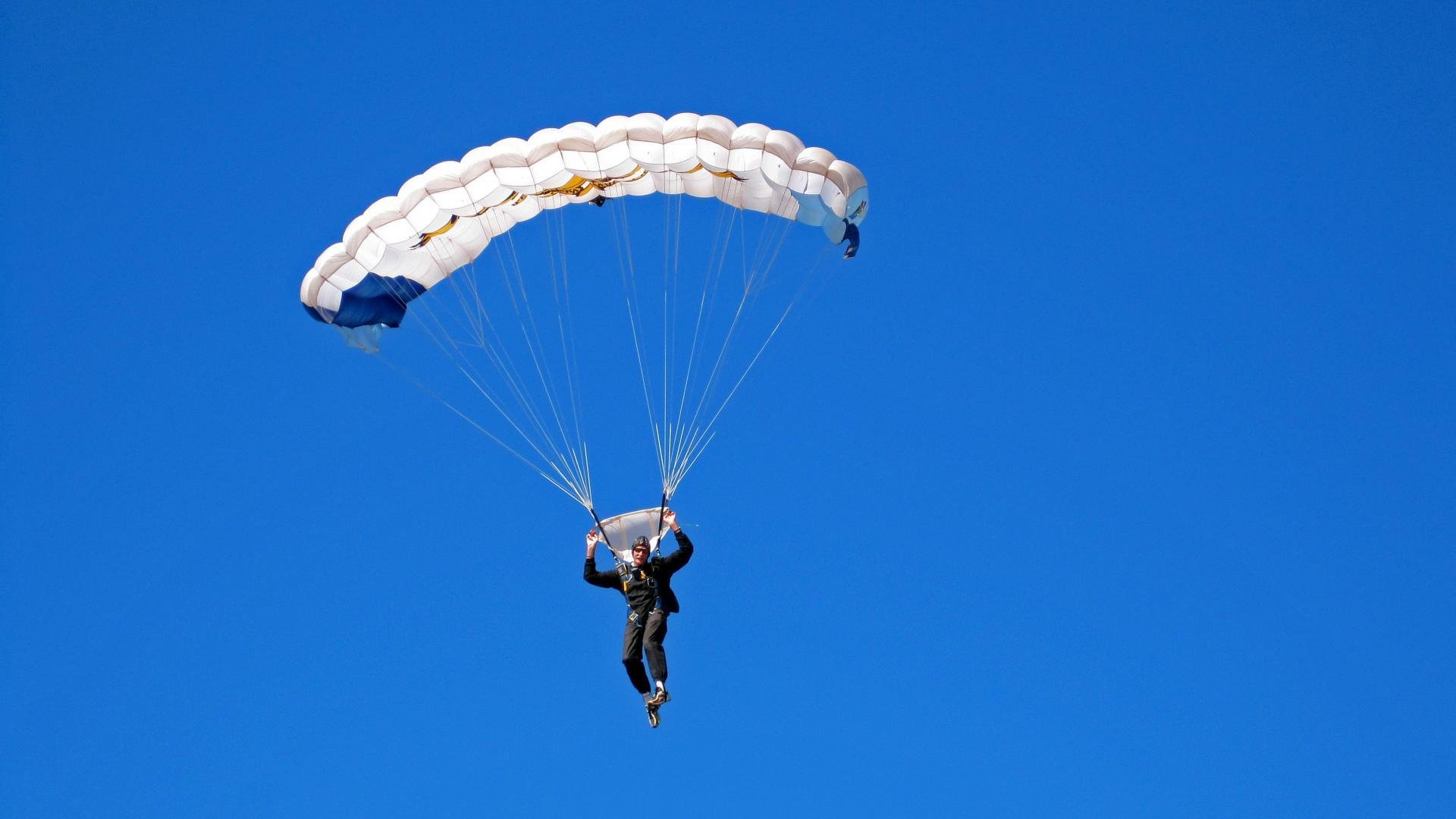 爱游戏娱乐-南非橄榄球队的阵容深度使其在全球赛场上具有优势，南非橄榄球队员